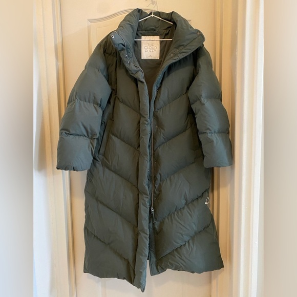 EUC Aritzia Wilfred The Cloud Puff long coat size M - Picture 3 of 8